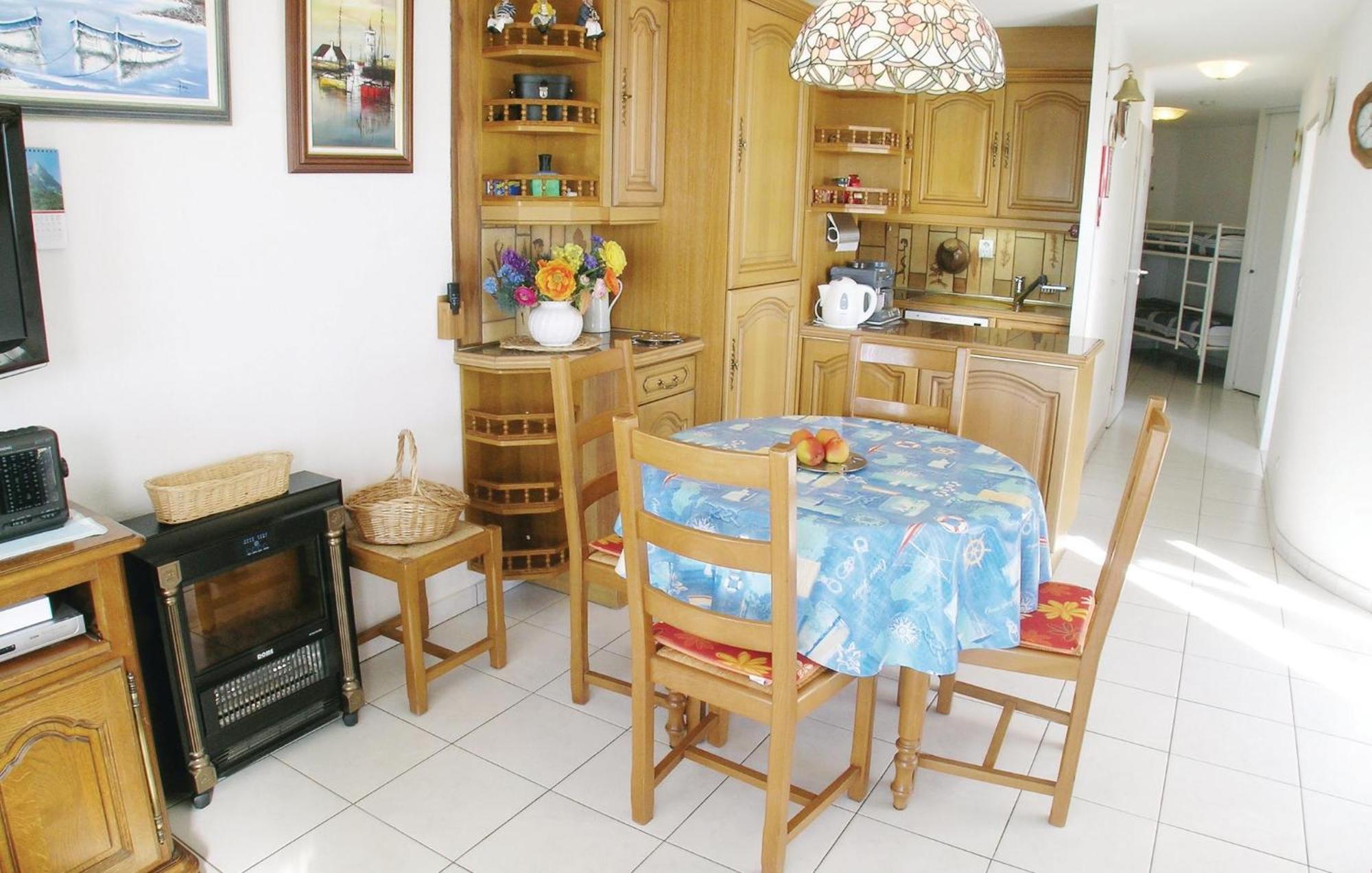 Nice apartment in St, Hilaire de Riez with 1 Bedrooms&WiFi Saint-Jean-de-Monts Extérieur photo