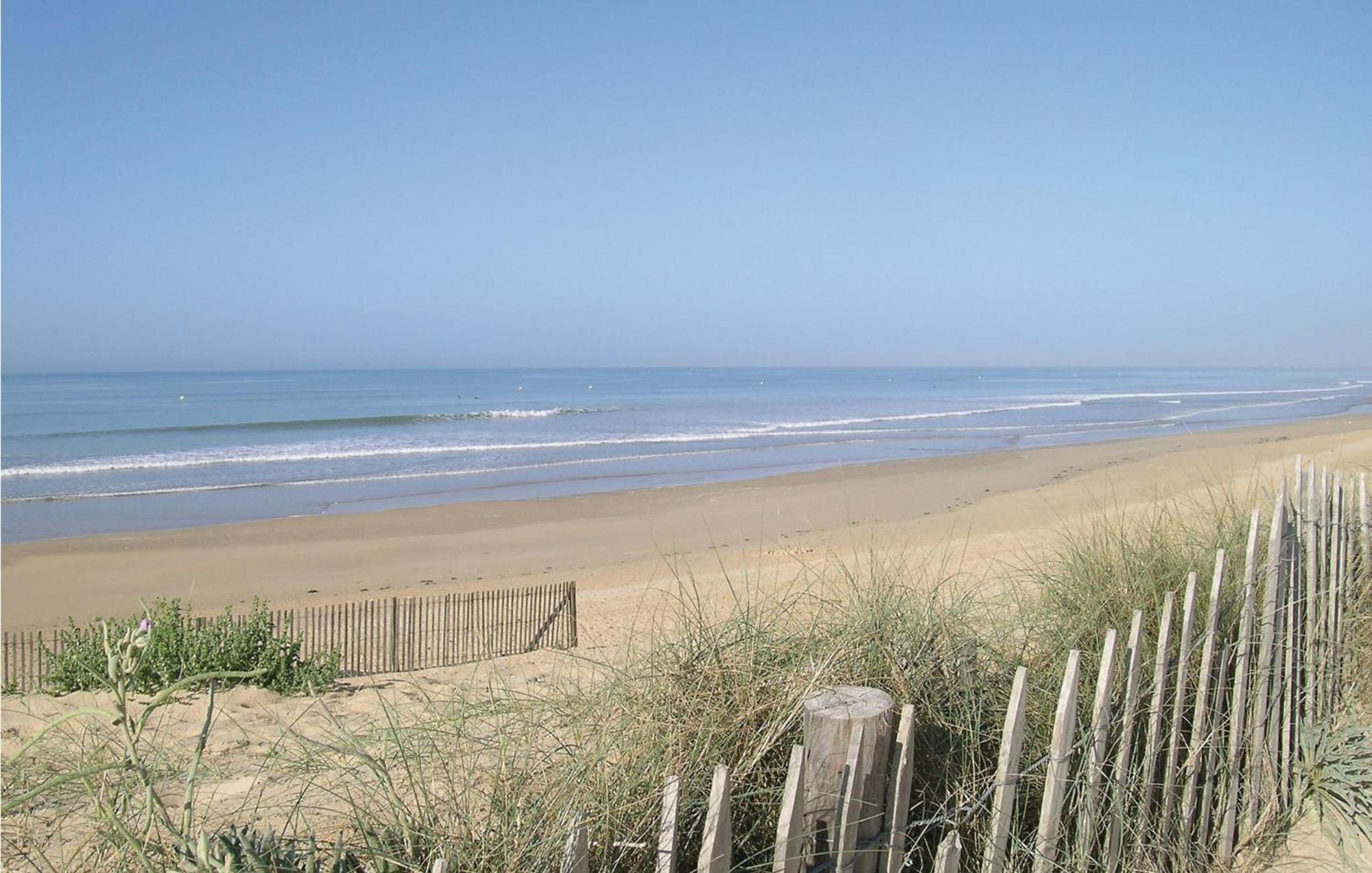 Nice apartment in St, Hilaire de Riez with 1 Bedrooms&WiFi Saint-Jean-de-Monts Extérieur photo